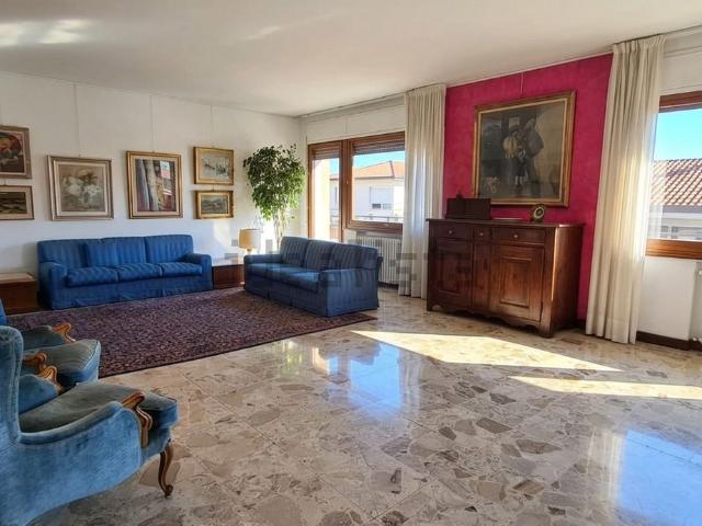 Appartamento in vendita a Treviglio, Bergamo
