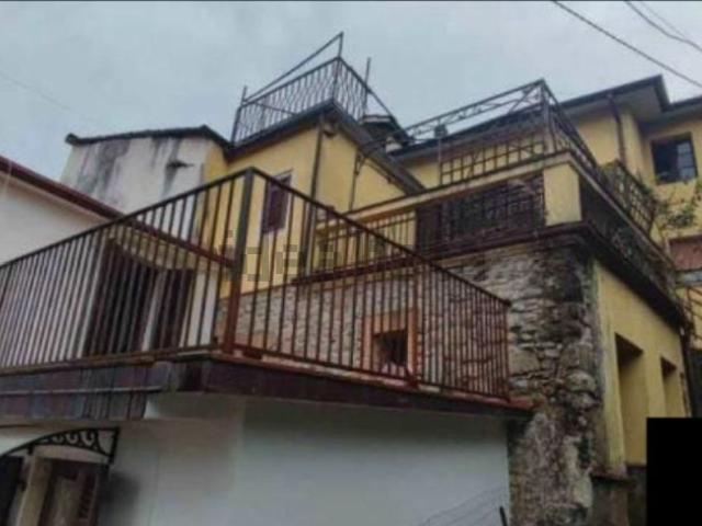 Appartamento in vendita a Piano di Collecchia, Fivizzano