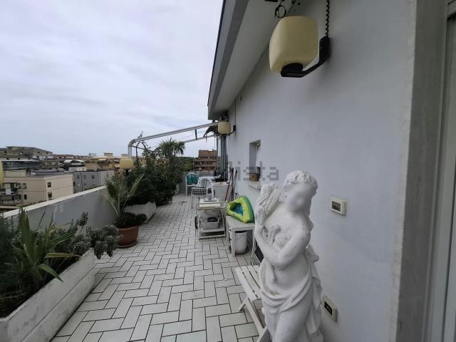 Attico in vendita a Porta Nuova, Pescara