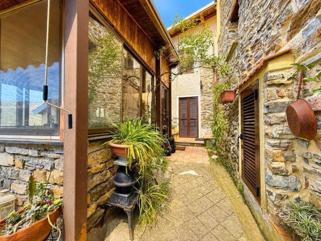 Appartamento in vendita a Borgomaro, Liguria