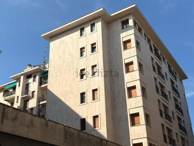 Appartamento in vendita a Centro, Gallarate