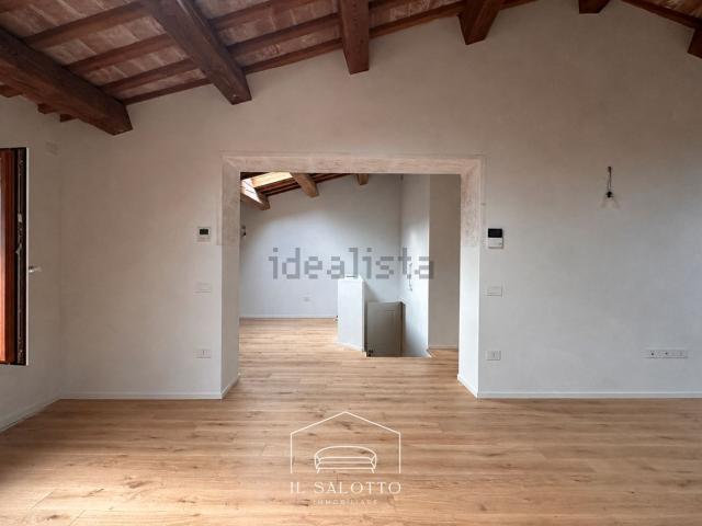 Attico in vendita a Pilastroni, Bassano Del Grappa