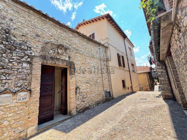 Appartamento in vendita a Montebuono, Lazio