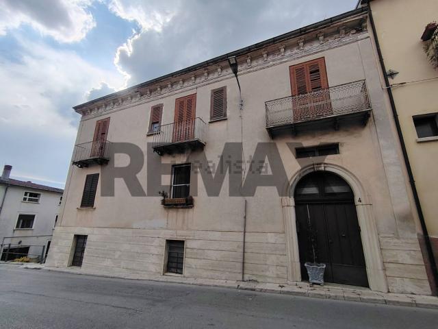 Appartamento in vendita a Vinchiaturo, Campobasso
