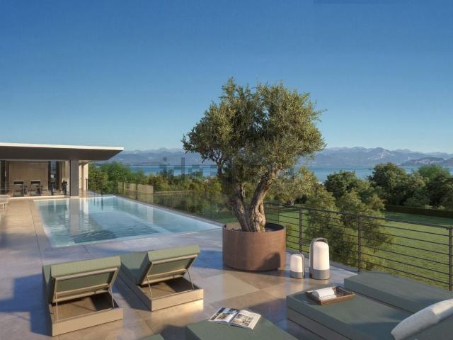 Appartamento in vendita a Peschiera Del Garda, Veneto