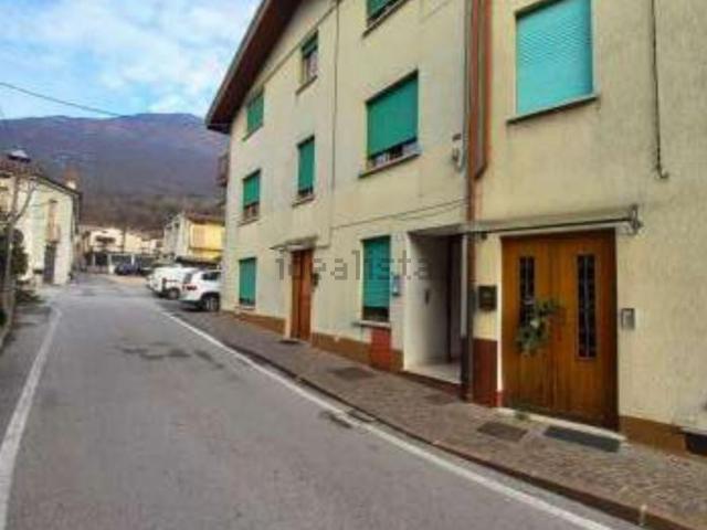 Appartamento in vendita a Cogollo Del Cengio, Veneto