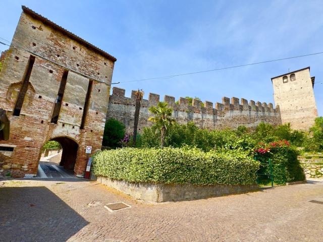 Appartamento in vendita a Monzambano, Lombardia