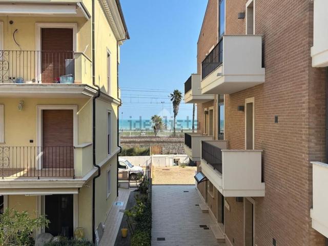 Appartamento in vendita a Quartiere dei poeti, Pineto