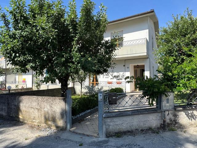 Appartamento in vendita a Marche, Pesaro E Urbino