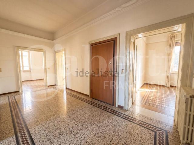 Appartamento in vendita a Zona Centro, Brescia