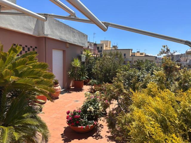 Attico in vendita a Cappuccini, Cala Di Volpe