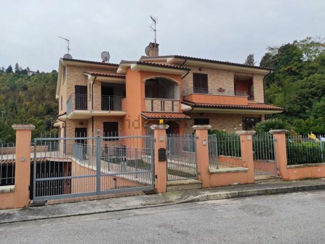 Appartamento in vendita a Pozzo, Marche