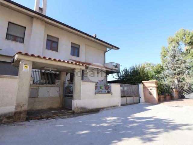 Appartamento in vendita a C.da Colle Cervone, Pescara