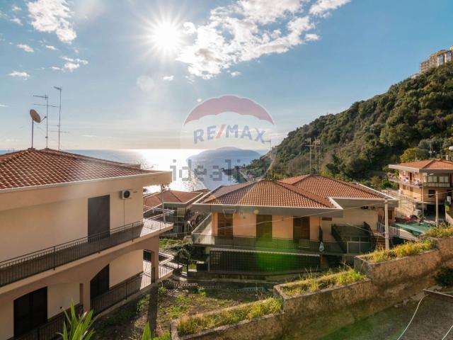 Appartamento in vendita a Acireale, Sicilia