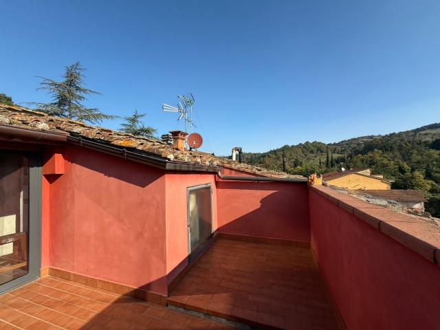 Appartamento in vendita a Vaglia, Toscana