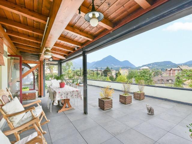 Attico in vendita a Erba, Como