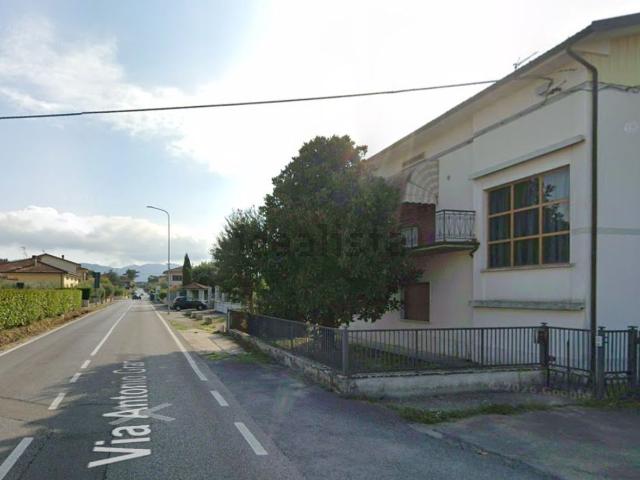Appartamento in vendita a Larciano, Toscana