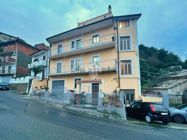Appartamento in vendita a Cetraro Paese, Calabria
