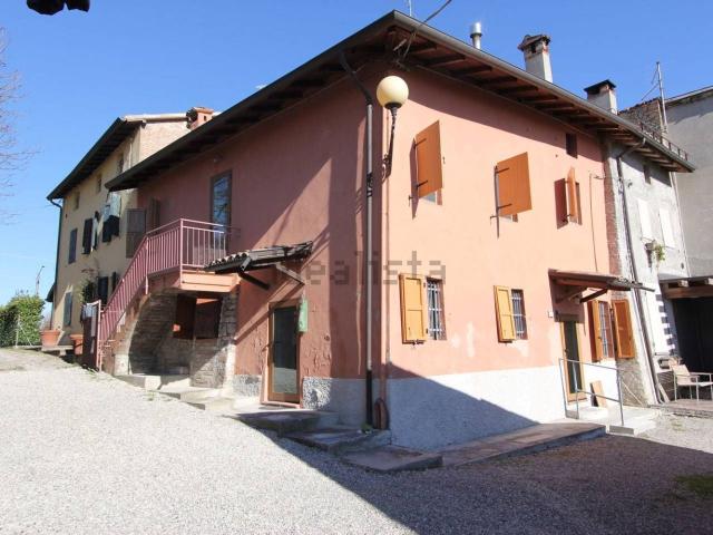 Appartamento in vendita a Langhirano, Reggio Emilia