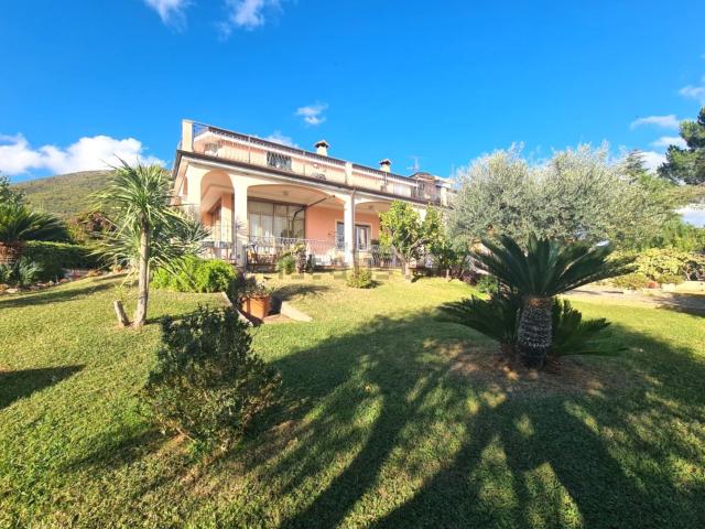 Appartamento in vendita a Albenga, Liguria