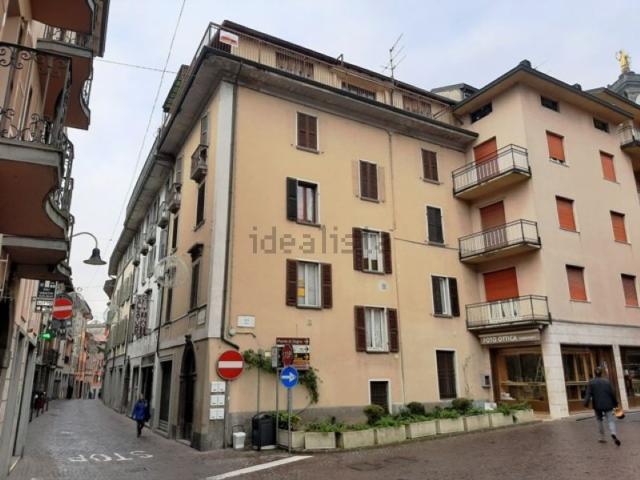 Appartamento in vendita a Comunità Montana della Valle Brembana, Zogno