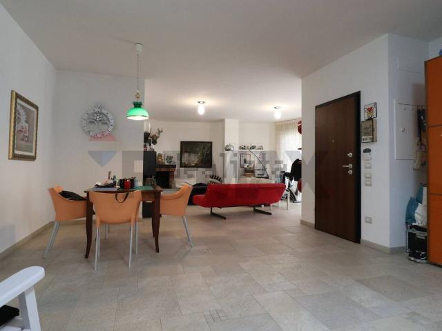 Appartamento in vendita a Serra Venerdì, Matera