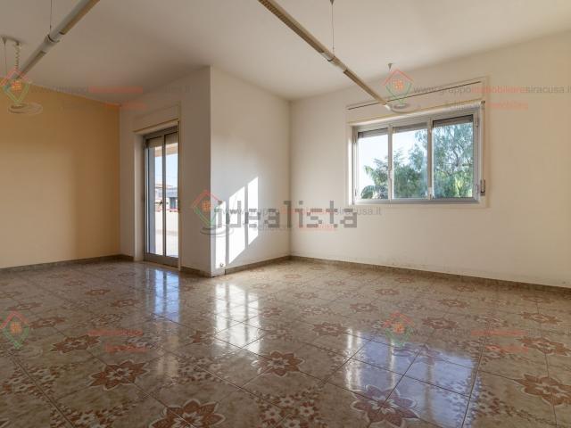 Appartamento in vendita a Floridia, Siracusa
