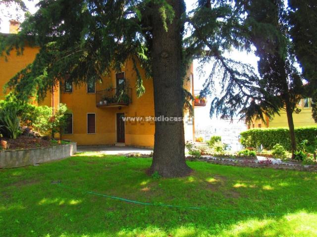 Appartamento in vendita a Lovere, Lombardia