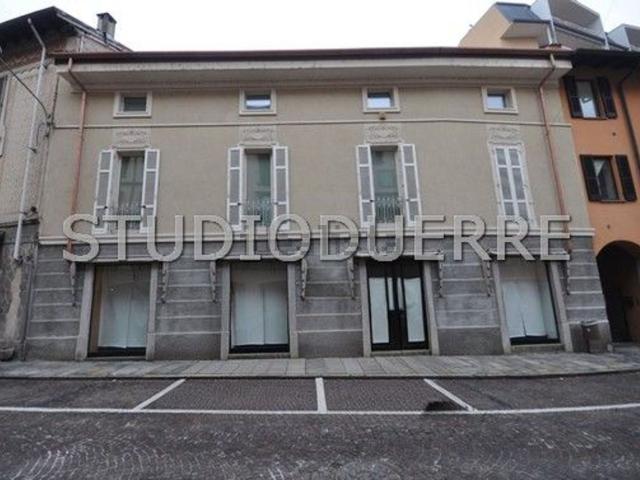 Appartamento in vendita a Abbazia, Sesto Calende