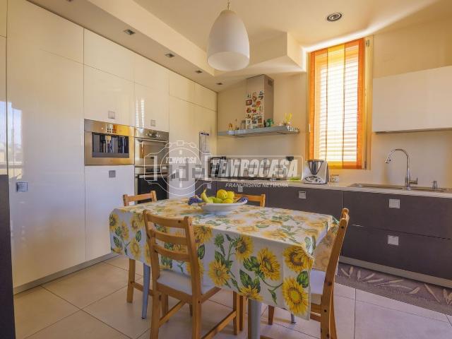 Appartamento in vendita a Borgo Passera, Senigallia