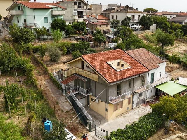 Appartamento in vendita a Pescara Colli, Pescara