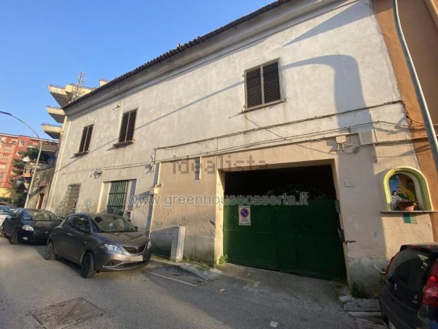 Appartamento in vendita a Centro Storico, Caserta