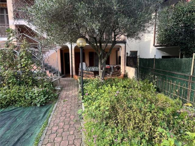 Appartamento in vendita a Dormelletto, Novara