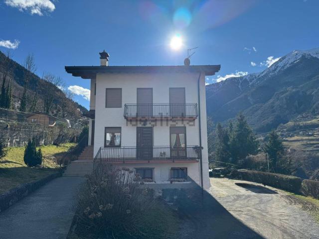 Appartamento in vendita a Ardesio, Lombardia