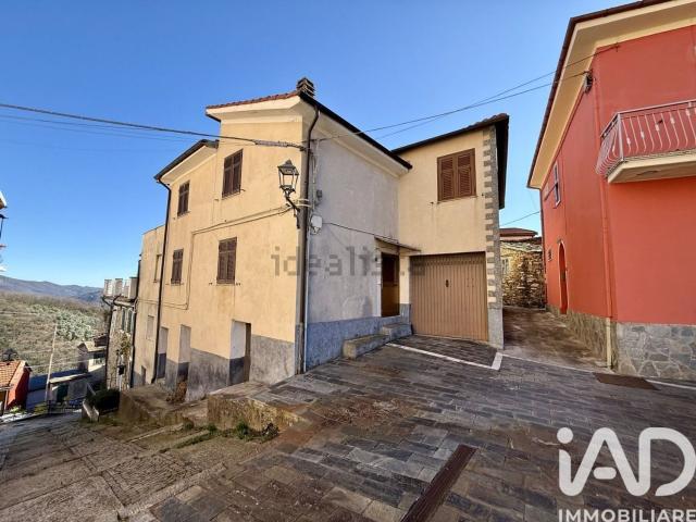 Appartamento in vendita a Aurigo, Liguria