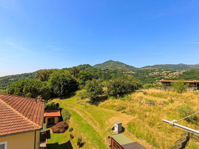 Appartamento in vendita a Campomorone, Liguria