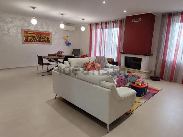Appartamento in vendita a Camporosso mare, Camporosso