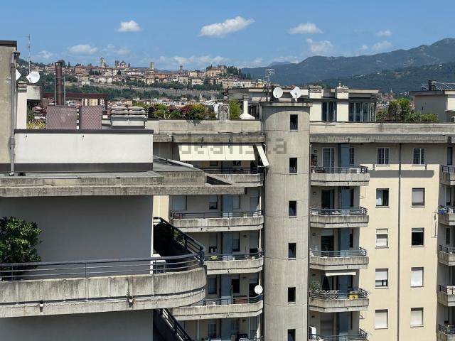 Attico in vendita a Bergamo, Lombardia