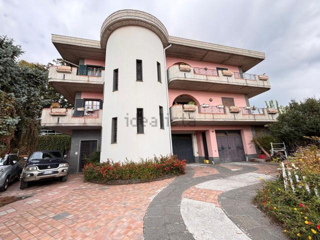 Appartamento in vendita a Pedara, Catania