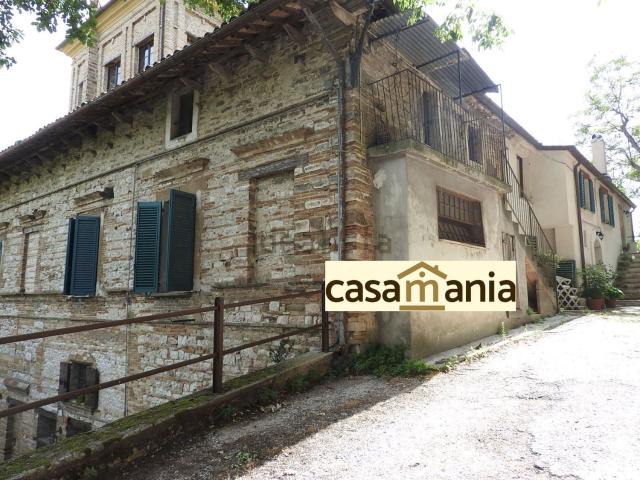 Appartamento in vendita a Quartiere Mercatale, Pergola