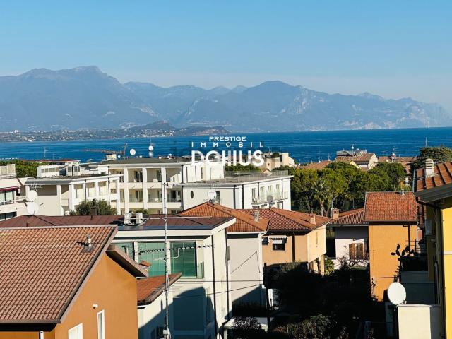 Attico in vendita a Desenzano Del Garda, Lombardia