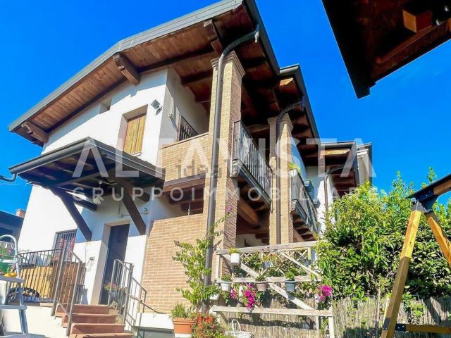 Appartamento in vendita a Lonato, Lombardia