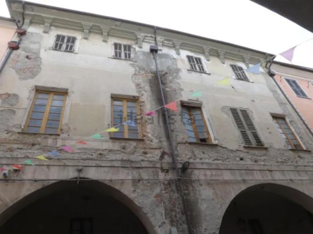 Appartamento in vendita a Pieve Di Teco, Liguria