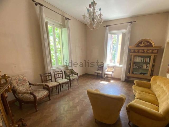 Appartamento in vendita a Centro Storico, Modena