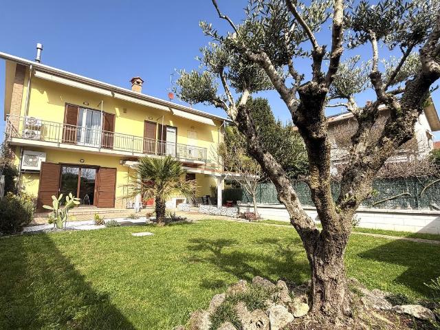 Appartamento in vendita a Saronno, Lombardia
