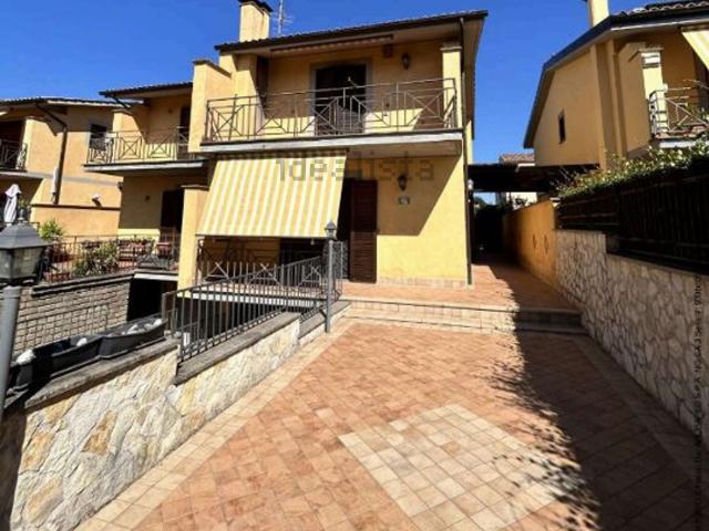Appartamento in vendita a Barbarano Romano, Lazio
