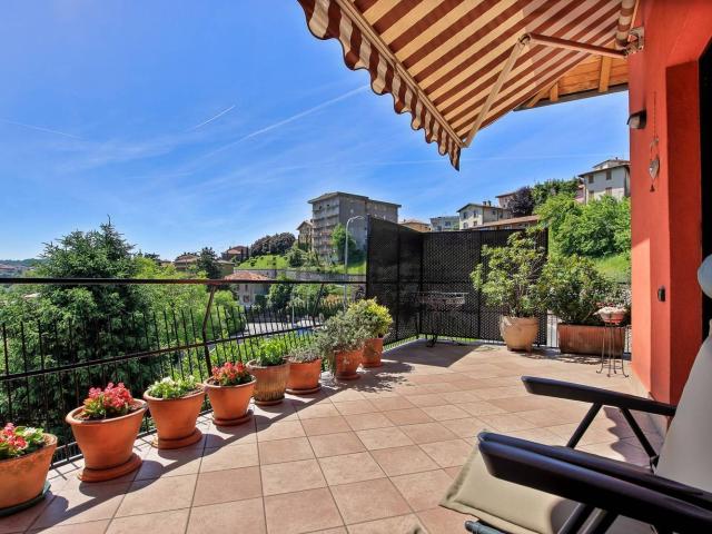 Appartamento in vendita a Almenno San Salvatore, Lombardia