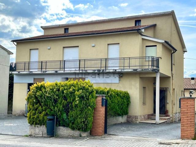 Appartamento in vendita a Colpetrazzo, Umbria