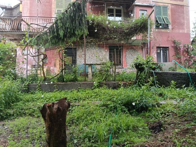 Appartamento in vendita a Campomorone, Liguria