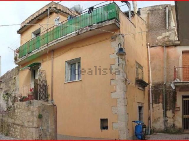 Appartamento in vendita a Monterosso Almo, Sicilia